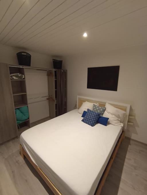 Superbe Appartement Renove A Neuf Centre Bourg Brem Sur Mer Εξωτερικό φωτογραφία