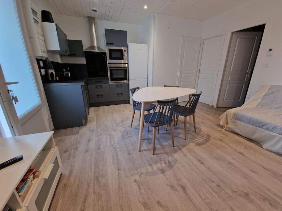Superbe Appartement Renove A Neuf Centre Bourg Brem Sur Mer Εξωτερικό φωτογραφία